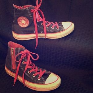 Women’s converse Chuck Taylors